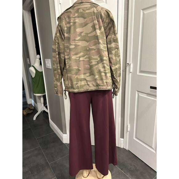 Democracy Women’s Camo Utility Jacket XL – Drawstring Hem, Snap Pockets - Picture 5 of 7